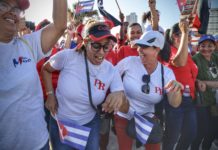 “Mientras más odio destilen, más amor brindamos al mundo”: el embajador de Cuba reafirma la resistencia de la Isla